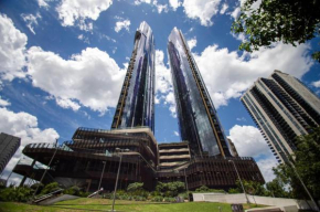Premium 3 bed apartment, Melbourne